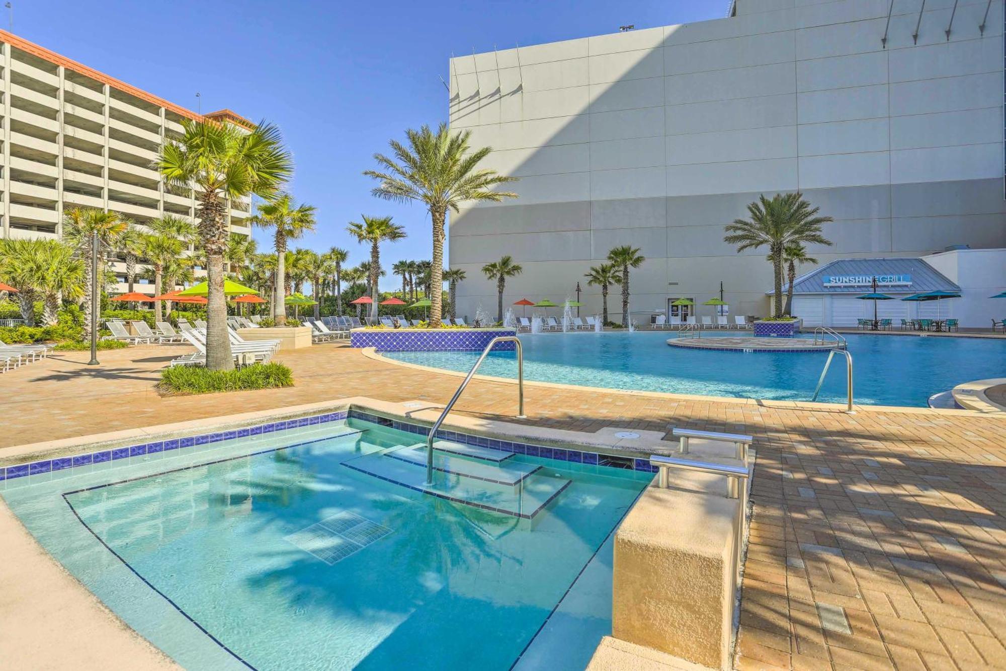 Apartment Pcb Vacation With Balcony And Access! *
